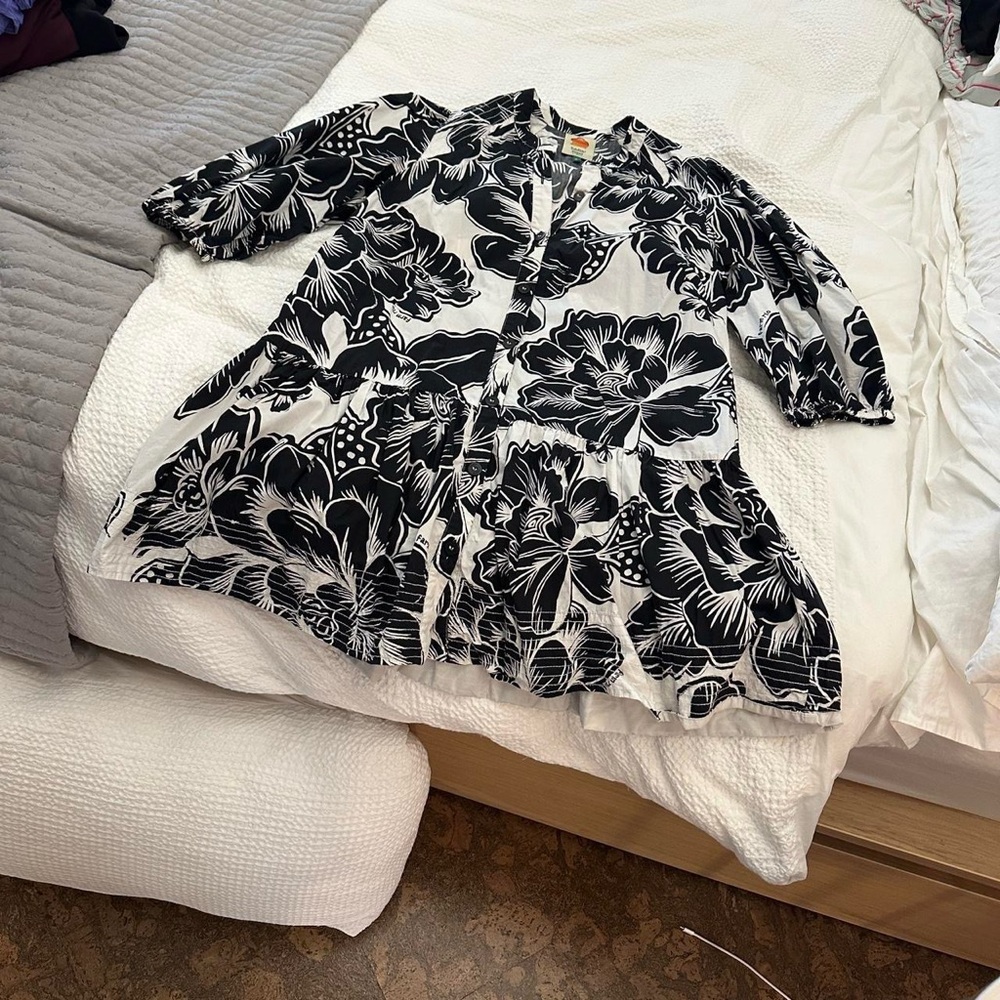 FARM Rio Black and White Floral Mini Dress
